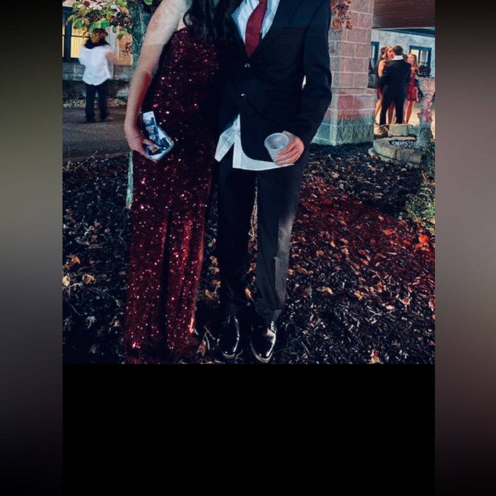long one shoulder dress, wore once and the photo makes it look darker